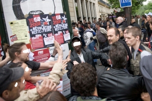 Incidents entre ultra gauchistes et service d'ordre syndical en France